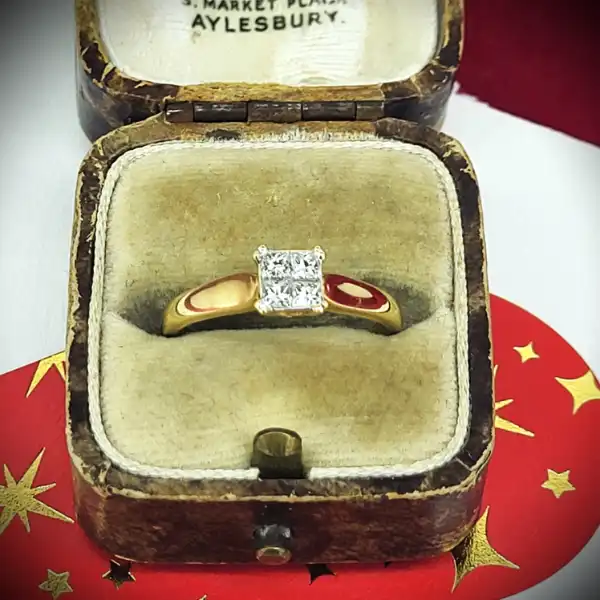 18ct Yellow Gold Princess Cut Illusion Set Diamond Ring